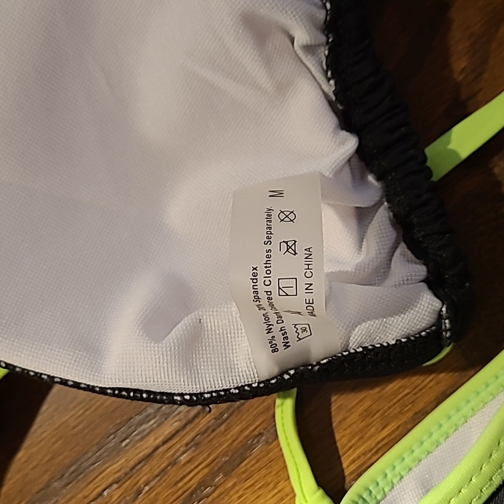 Bikini - Picture 4 of 5